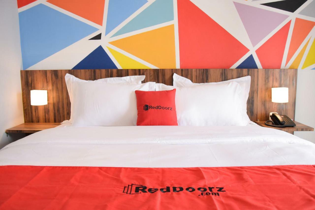 Reddoorz Plus Near Unimed Medan Kültér fotó